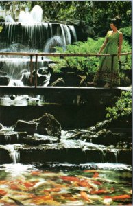 Postcard Hawaii Honolulu - The Pagoda Hotel - Woman on bridge in pond garden