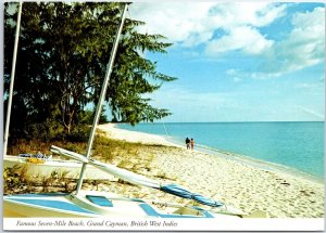 VINTAGE CONTINENTAL SIZE POSTCARD SEVEN-MILE BEACH AT THE GRAND CAYMAN B.W.I.