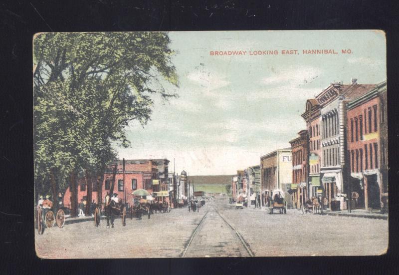 HANNIBAL MISSOURI DOWNTOWN BROADWAY STREET SCENE VINTAGE POSTCARD MO.