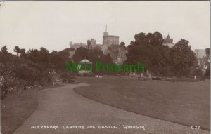 Berkshire Postcard - Windsor, Alexandra Gardens and Castle  RS31621