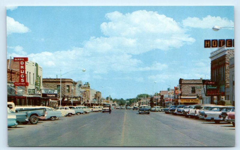 CODY, WY Wyoming ~ SHERIDAN STREET SCENE  c1950s Cars Park County Postcard