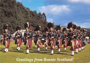 BR82947 greetings from bonnie scotland types folklore costumes military