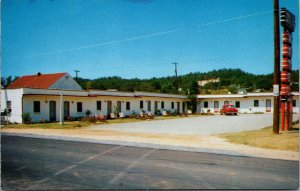 Postcard Black's Motel U.S. Highway 11 in North Fort Payne, Alabama~139070