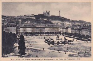 France Lyon La Place Bellecour La Baslilique et la Tour de Fourviere