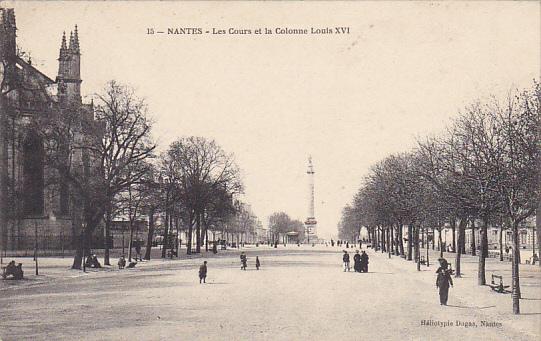 France Nantes Les Cours et la Colonne Louis XVI