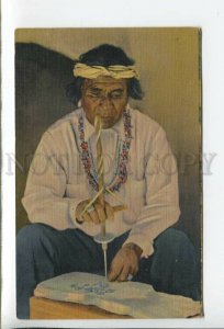 433755 USA Pueblo Indian Turquoise driller jeweler Vintage postcard