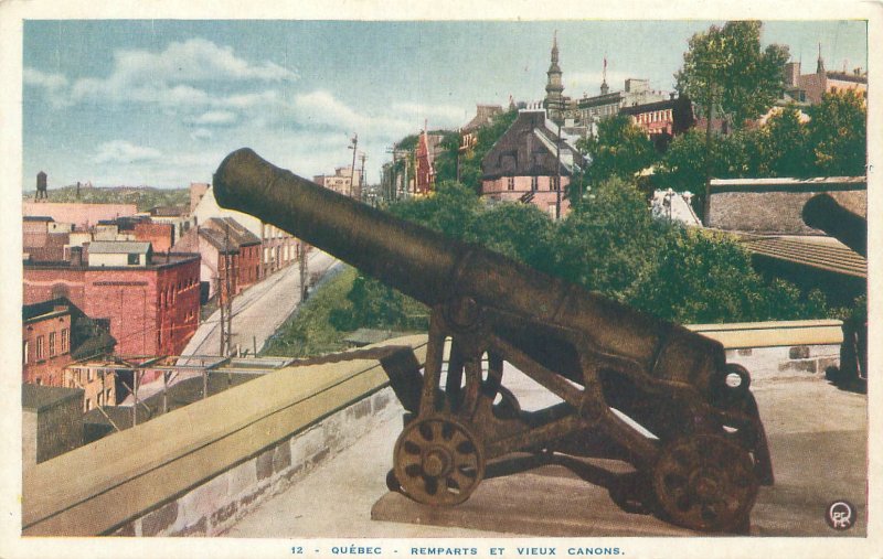 Quebec Canada Ramparts et Vieux Canons WB Postcard Unused