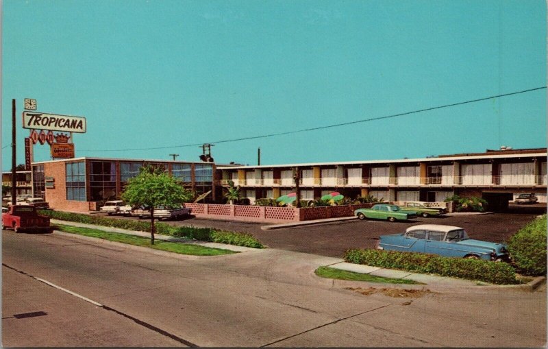 Tropical Inn Dallas TX Postcard PC428