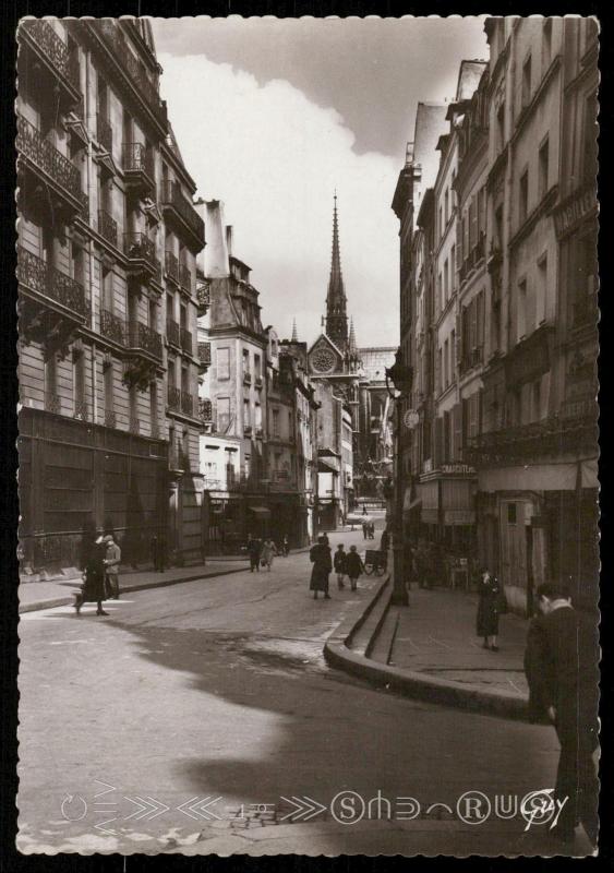 La Place Maubert - au fond, Notre dame