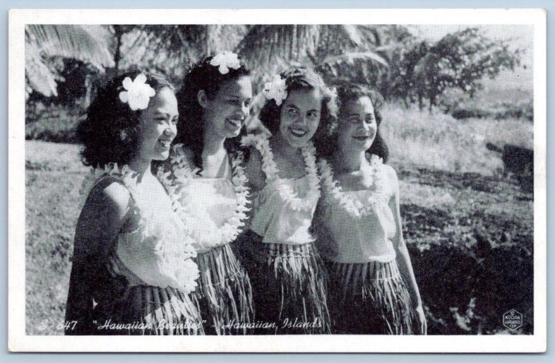 1940-50's HAWAIIAN ISLANDS BEAUTIES HULA GIRLS LEIS GRASS SKIRTS POSTCARD