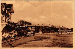 CPA LISIEUX - La Place de la Gare - Au fond le mur du parvis (516289)