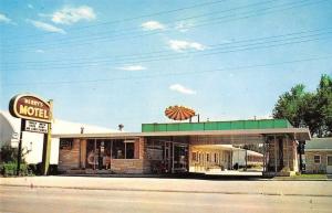 Fremont Nebraska Berrys Motel Exterior View Vintage Postcard J56431