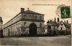 CPA BEAUFORT-en-VALLÉE - Les Halles (296787)