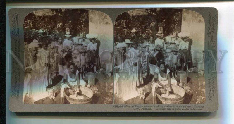 3113852 PANAMA Native Indian Women washing clothes STEREO photo
