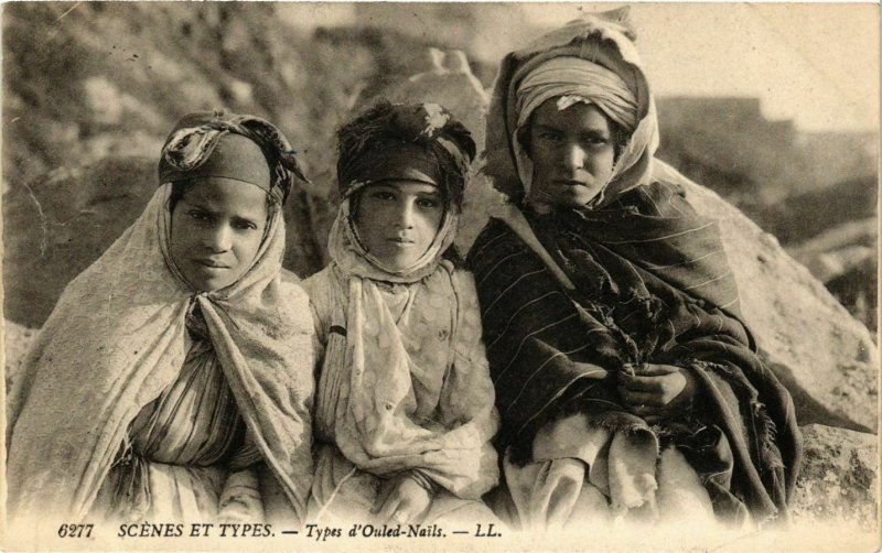 CPA AK Scenes et Types- Types d'Ouled Nails, ALGERIE (794231)