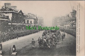 London Postcard - Royalty, Coronation Coach Passing Through Whitehall RS33854