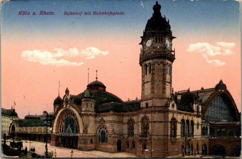 Germany Koeln Bahnhof mit Bahnhofsplatz