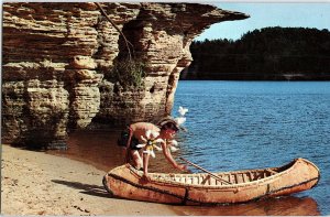 Chrome INDIAN SCENE Wisconsin Dells - Near Baraboo & Portage WI AH9009