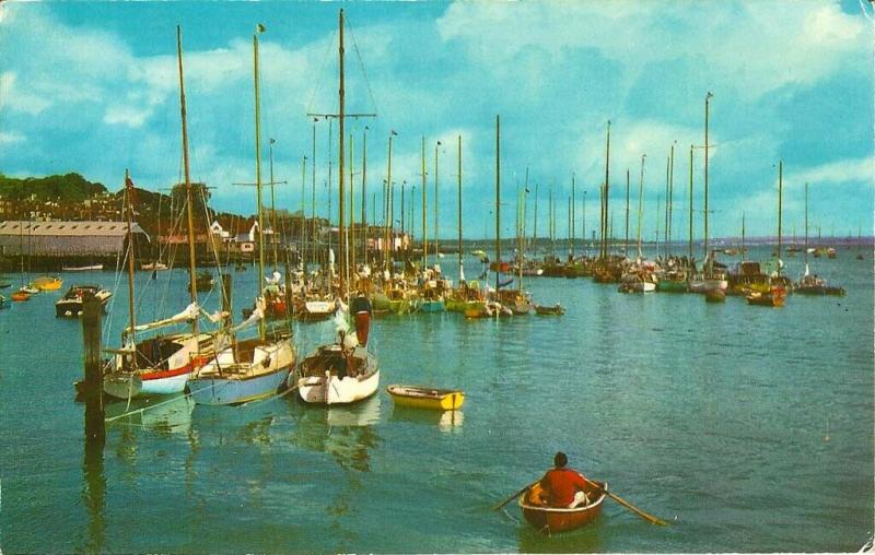 (aa95) Cowes Harbour - Isle of Wight Postcard