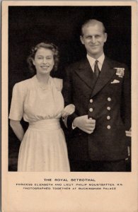 Princess Elizabeth II and Lieut. Philip Mountbatten R.N. at Palace Postcard Z8