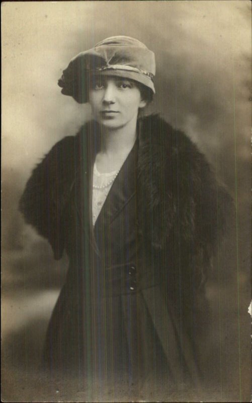 Pretty Woman Hat & Fur - Boonton NJ Price's Studio c1920 Real Photo Postcard 