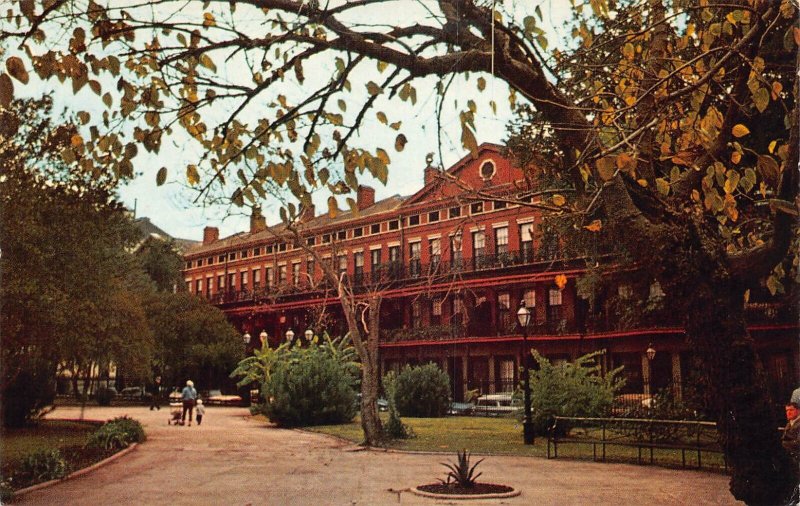 B021 US Pontalba Apartments Flanking Jackson Square vintage postcard
