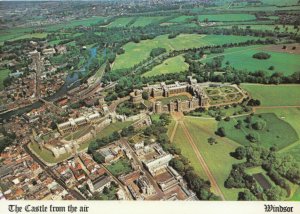 Berkshire Postcard - The Castle From The Air - Windsor - Ref TZ5799