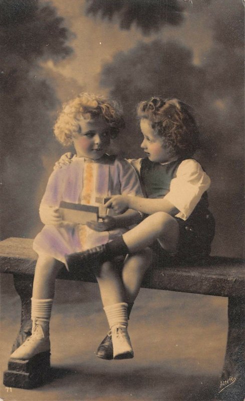 US3304 Children on Chair Kids Postcard Marine Schiffpost 149 2410 cancel navy