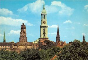 B47439 Hamburg Bismarckdenkmal und Blick auf die Turmeder patrikirche  germany