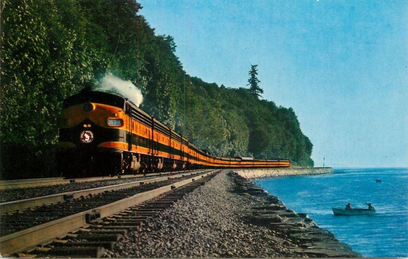 Transportation themed postcard U.S. Great Northern's Streamlined Empire builder