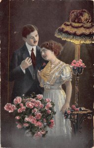 Wedding Lovers Posing Roses Bouquet Golden Details vintage postcard