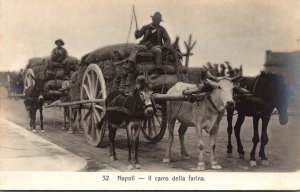 Italy Napoli Il Carro Della Farina