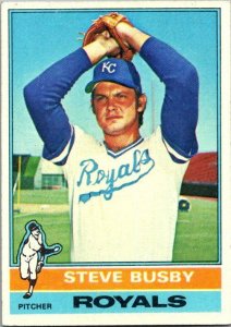 1976 Topps Baseball Card Steve Busby Kansas City Royals sk13591