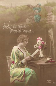 Military Romantic Couple Woman Reads Her Letter Soldier World War 1 RPPC B39