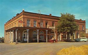 SHANIKO, OR Oregon  SHANIKO HOTEL~Restaurant  ROADSIDE 50's Car  Chrome Postcard