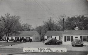 B99/ Marysville Union County Ohio Postcard c1940s Colonial Motel Building Cars