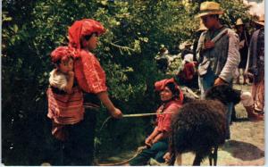 JOYABAJ, GUATEMALA   People and MARKET SCENE ?    Postcard