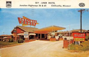 Chillicothe Missouri Sky Liner Motel Street View Vintage Postcard K62618