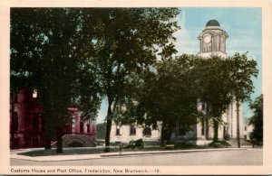 Postcard NB Fredericton Customs House & Post Office Cannon Tower Clock 1940s K25