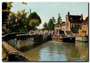 Modern Postcard The Orleanais Peniche Montargis Loiret crossing a ecluse the ...