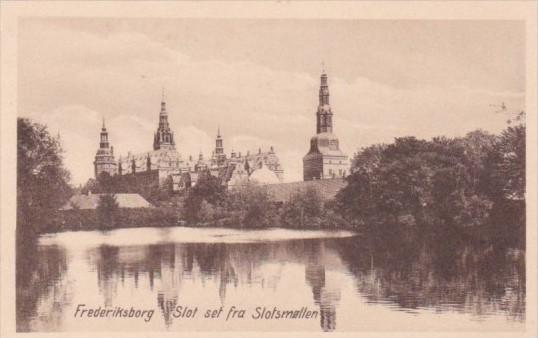 Sweden Frederiksborg Slot set fra Slotsmellen