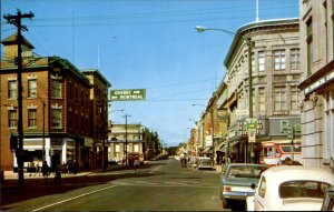 Quebec Quebec Les Trois Rivieres Rue Des Forges c1950-60s Vintage Postcard