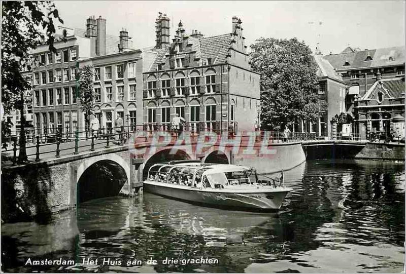 CPM Amsterdam Grimburgwal Maison sur les trois canaux Bateau