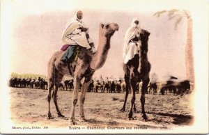 Algeria Biskra Chameaux Coureurs aux Courses Vintage Postcard C092