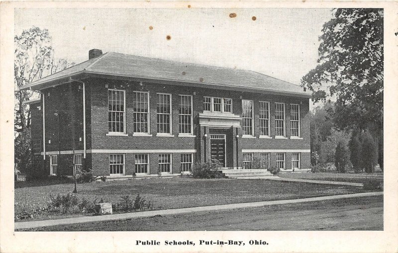 G92/ Put-In-Bay Ohio Postcard South Bass Island c1945 Public School 10 