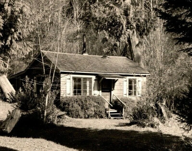 Vintage 1940's Advertising RPPC Postcard Log Cabin Inn Quilcene Washington