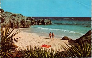 Horseshoe Bay Southampton Bermuda Beach Sunbathers VTG Postcard PM WOB Note 