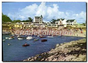 Modern Postcard The Love Bourg de Batz Riviera Beach