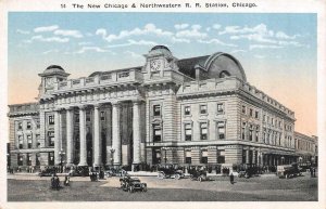 Illinois, IL  NEW CHICAGO & NORTHWESTERN RAILROAD STATION Train ca1920s Postcard 