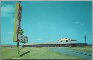 FOGELSVILLE PA CLOVERLEAF MOTEL VINTAGE POSTCARD